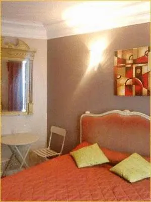 Le Petit Trianon 2*