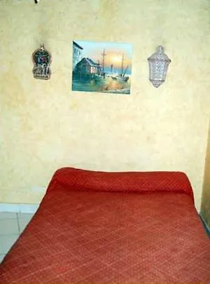 Hotel Le Petit Trianon 2*