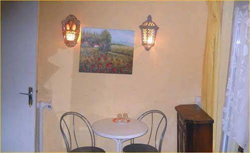 Hotel Le Petit Trianon 2*